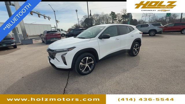Certified 2024 Chevrolet Trax RS w/ Driver Confidence Package FWD image 4