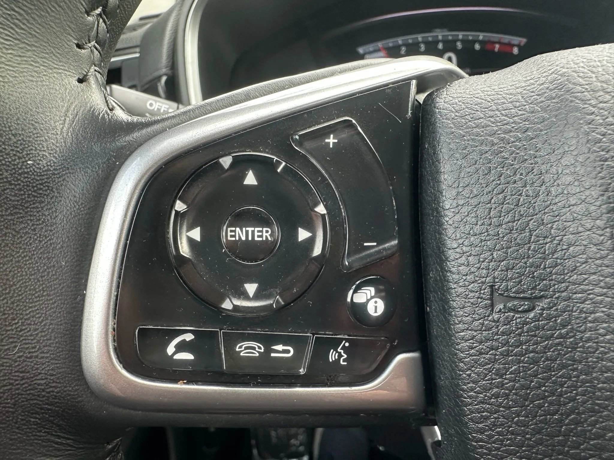 Used 2022 Honda CR-V Touring image 12