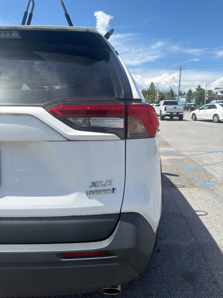 Used 2022 Toyota RAV4 XLE AWD/4WD image 18