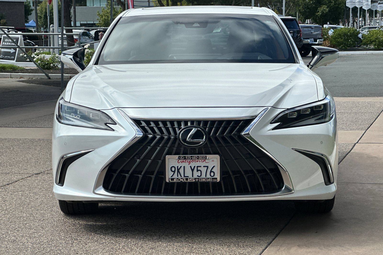 Used 2024 Lexus ES 300h w/ Accessory Package (Z1) FWD image 6