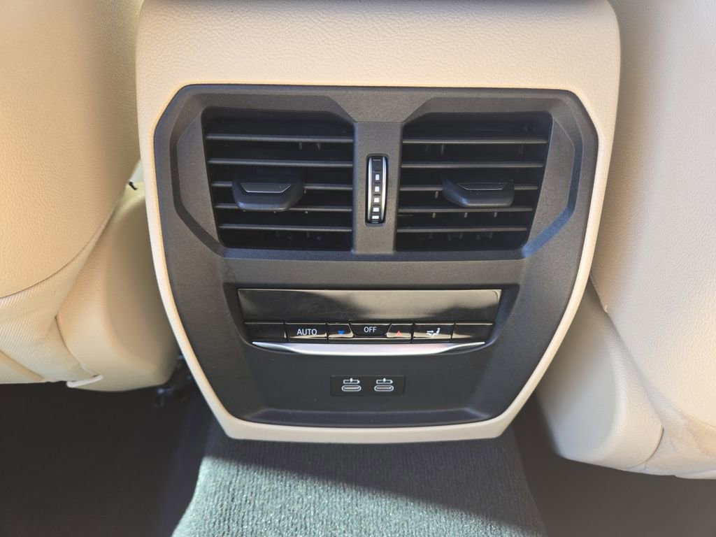 Used 2021 BMW 330i xDrive 330i xDrive w/ Convenience Package image 18