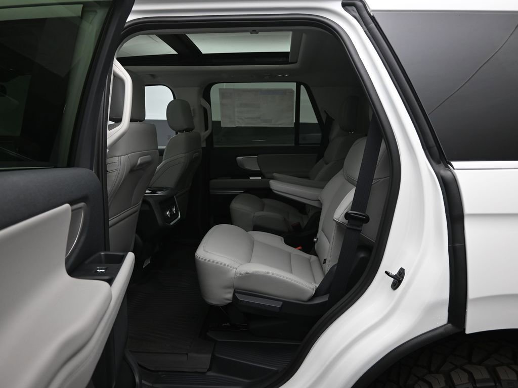 New 2026 Ford Expedition Active image 9