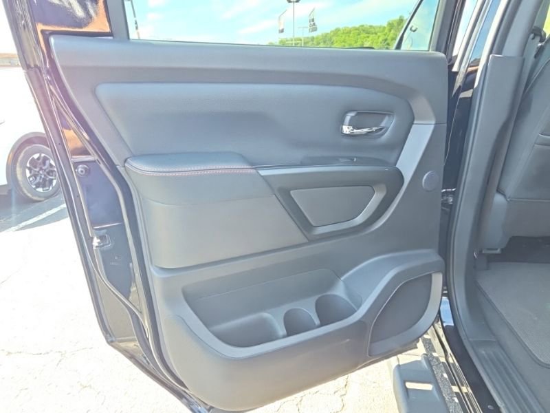 Used 2023 Nissan Titan PRO-4X w/ Pro-4x Convenience Package AWD/4WD image 21