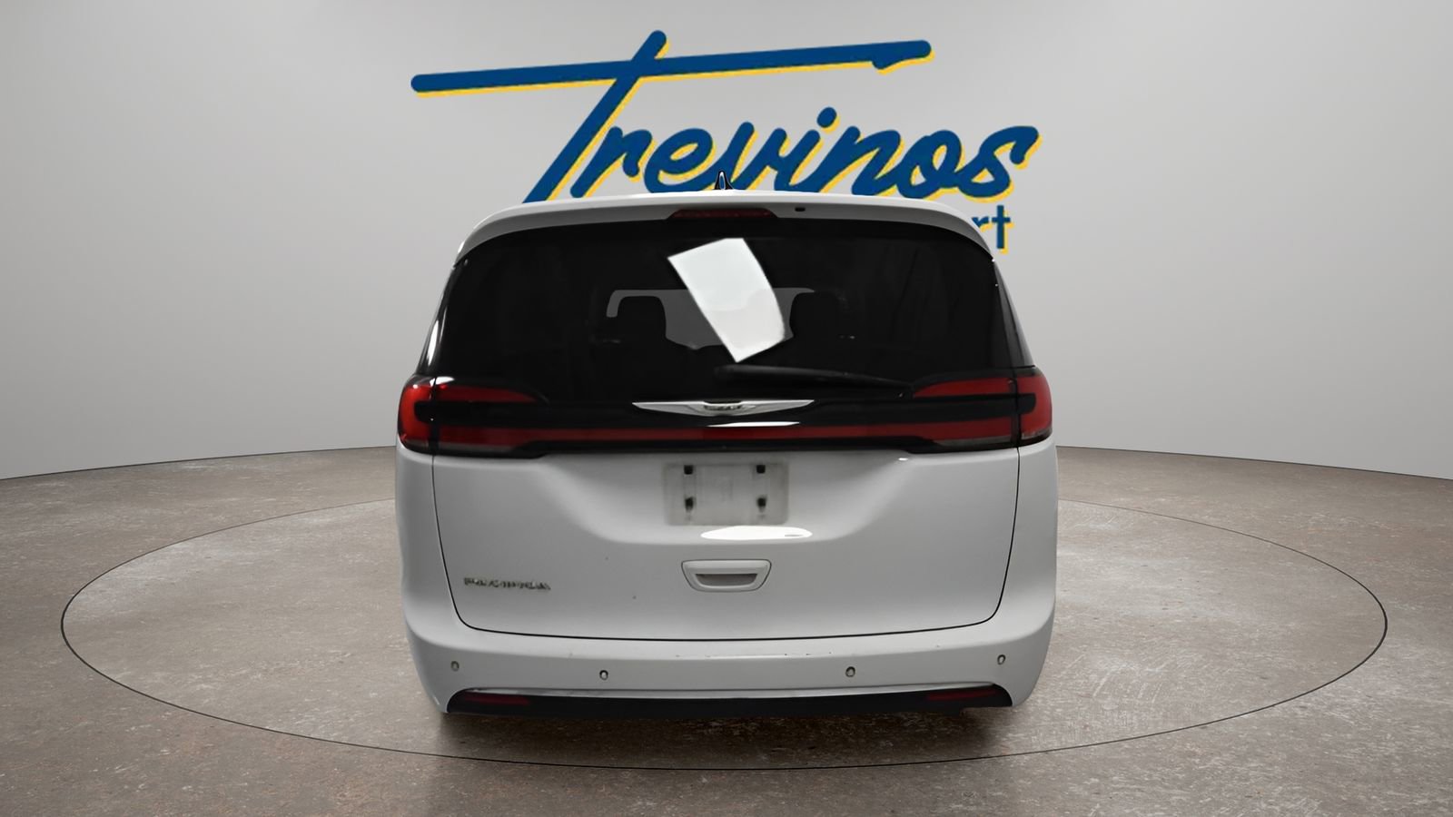 Used 2023 Chrysler Pacifica Touring-L image 10