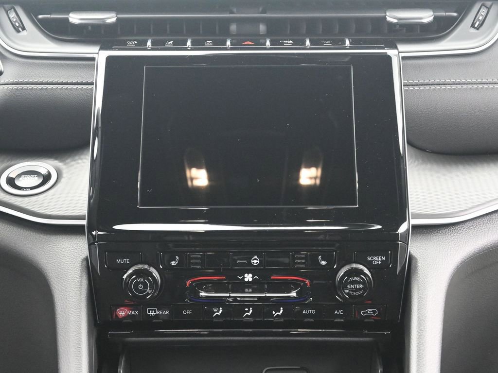 New 2025 Jeep Grand Cherokee Laredo X w/ Luxury Tech Group I image 24