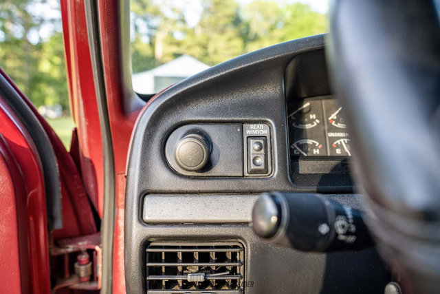 Used 1995 Ford Bronco XLT AWD/4WD image 24