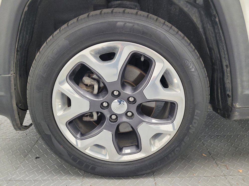 Used 2020 Jeep Compass Limited FWD image 31