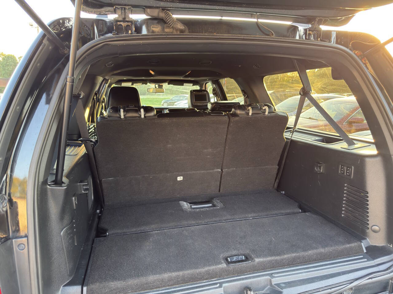 Used 2015 Ford Expedition EL Platinum AWD/4WD image 16