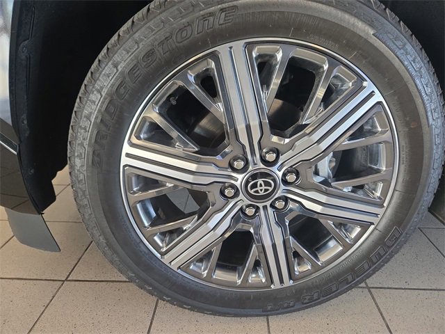 Used 2025 Toyota Sequoia Capstone image 10