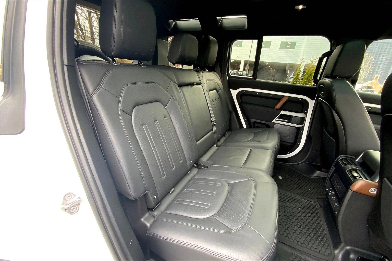 Used 2022 Land Rover Defender 110 S image 19