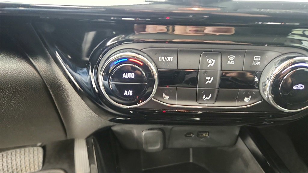 Used 2024 Chevrolet Trax ACTIV w/ Driver Confidence Package image 23