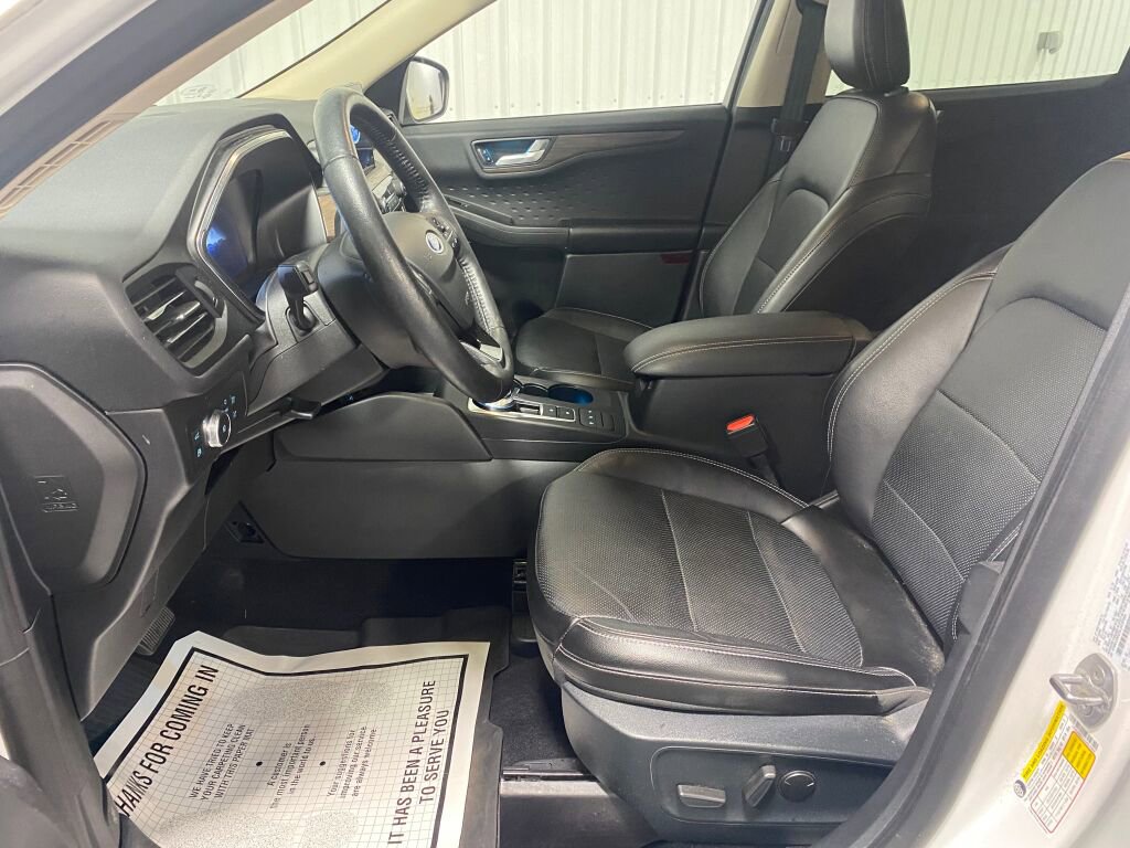 Used 2020 Ford Escape Titanium image 5