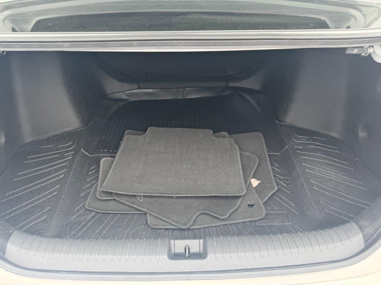 Certified 2025 Honda Accord LX image 5