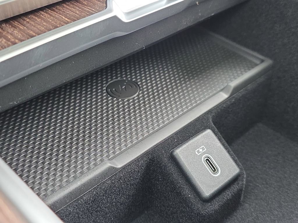 New 2026 Land Rover Range Rover SE image 26