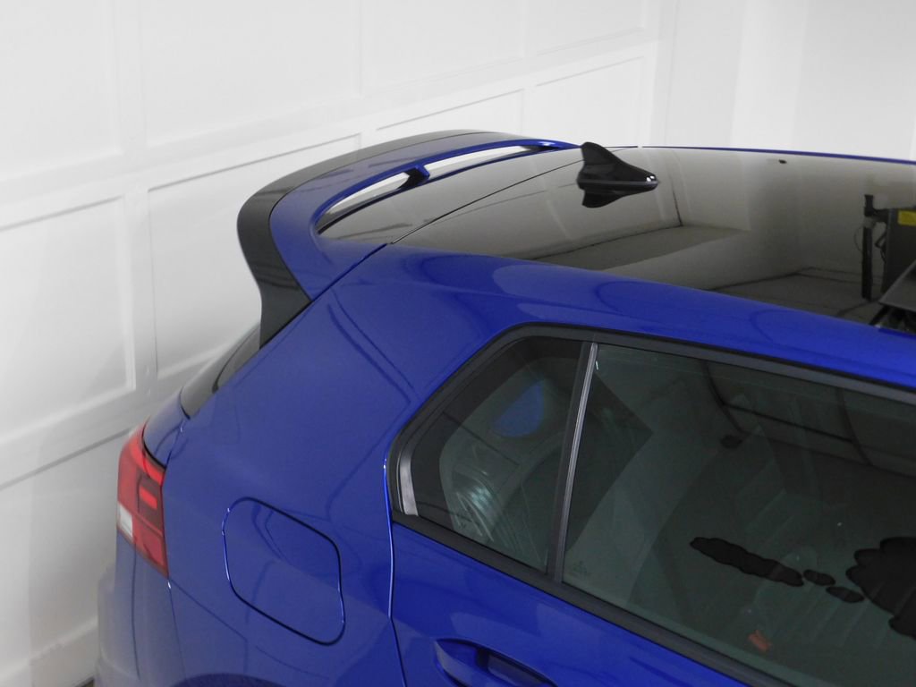 Used 2025 Volkswagen Golf R Black Edition image 9