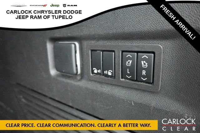 Used 2023 Chevrolet Suburban Premier RWD image 34