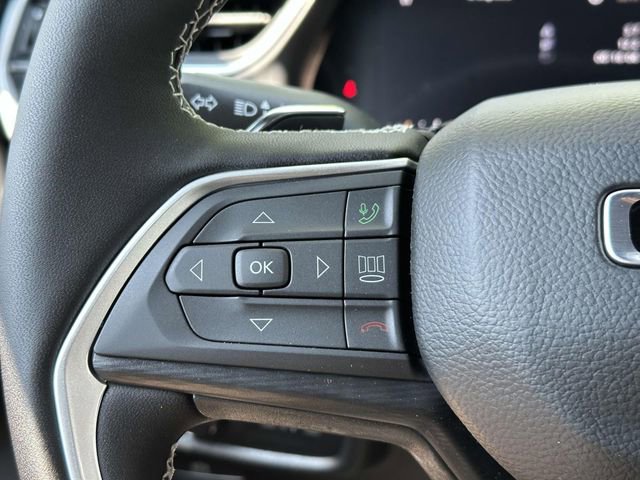 New 2025 Jeep Grand Cherokee Laredo image 4