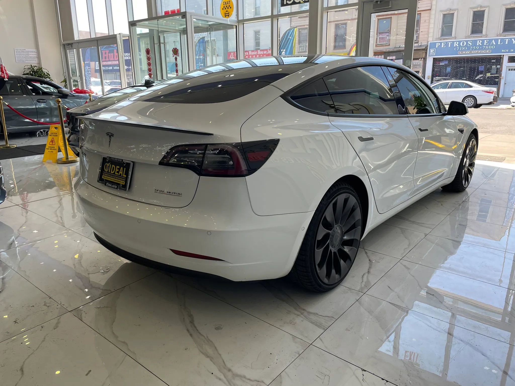 Used 2022 Tesla Model 3 Performance image 3
