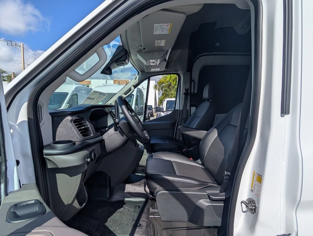 New 2026 Ford Transit 250 148 High Roof w/ Load Area Protection Package RWD image 5