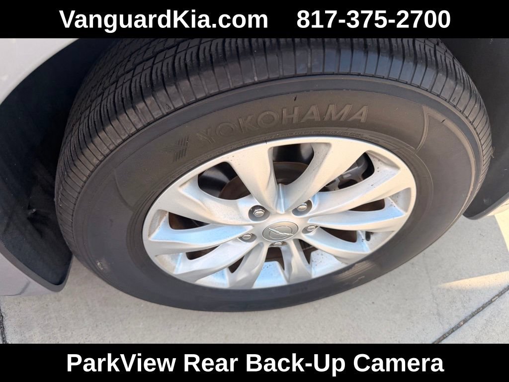 Used 2019 Chrysler Pacifica Touring-L FWD image 9