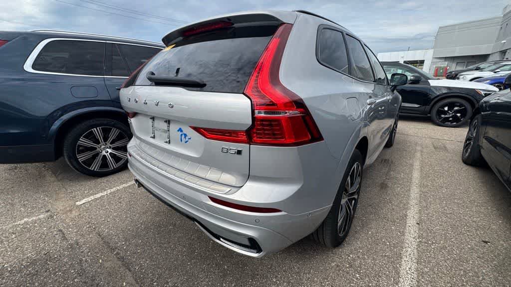 Used 2024 Volvo XC60 B5 Plus w/ Protection Package Premier AWD/4WD image 4
