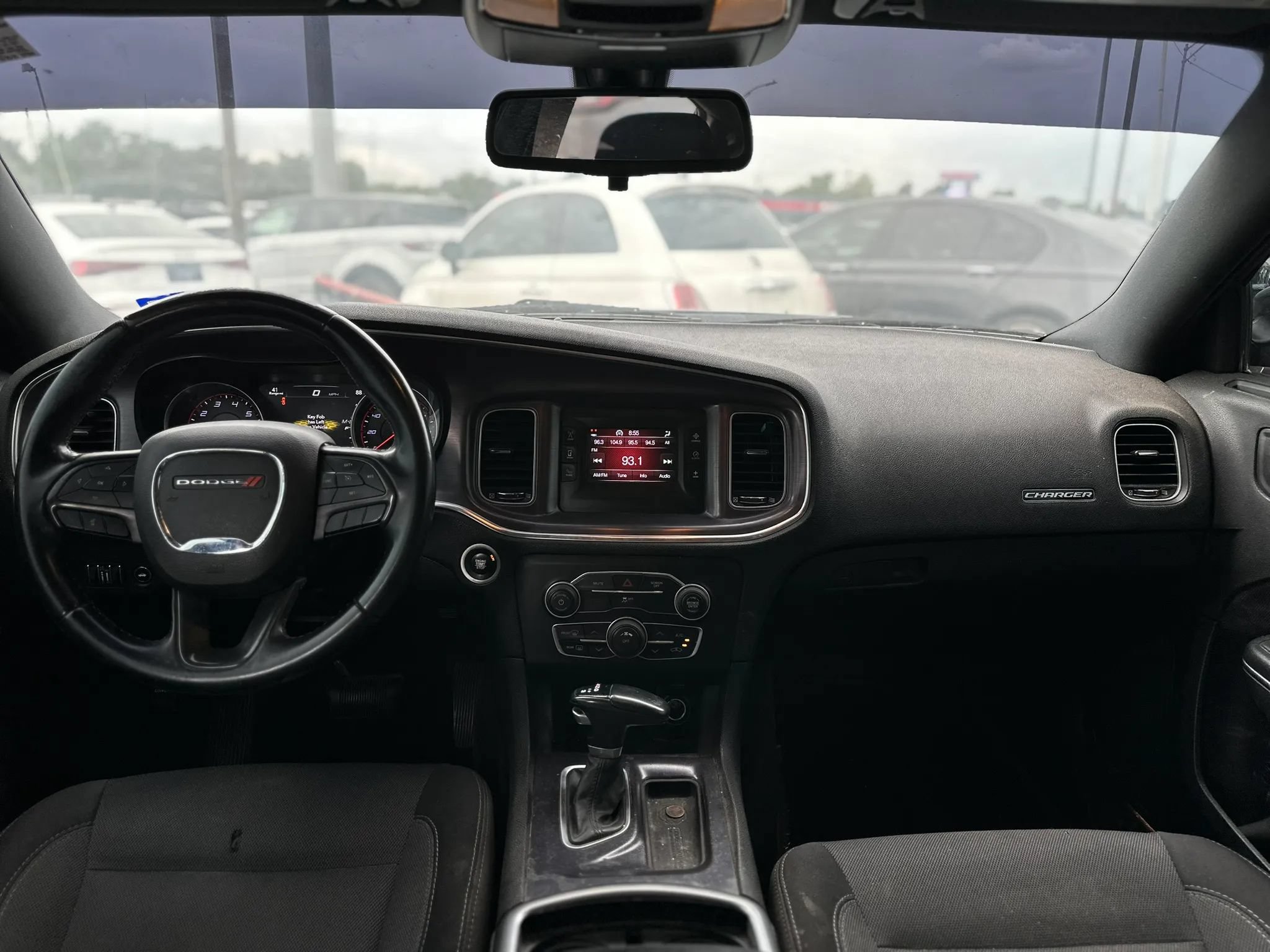 Used 2017 Dodge Charger SE RWD image 12