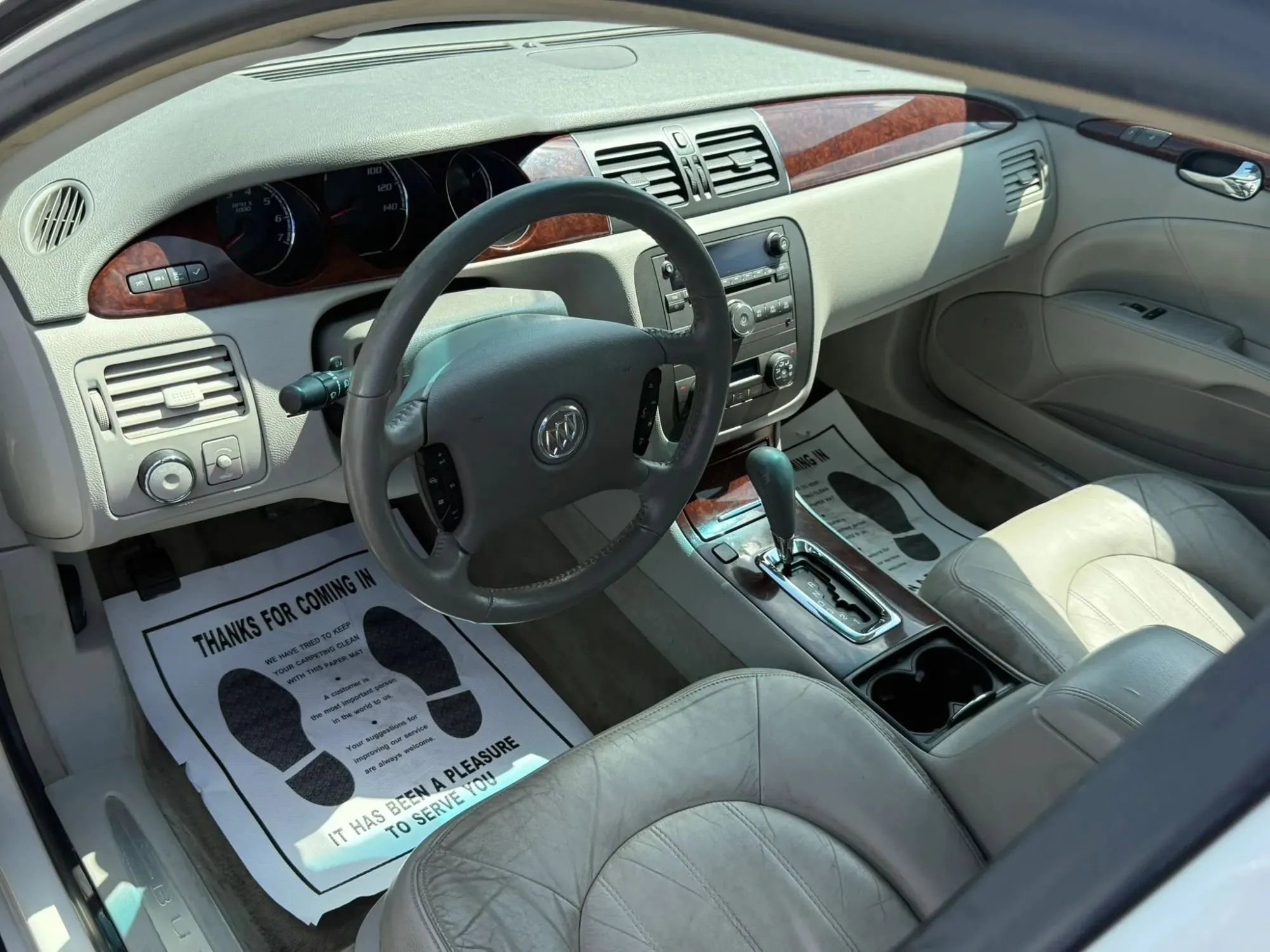 Used 2011 Buick Lucerne CXL FWD image 10