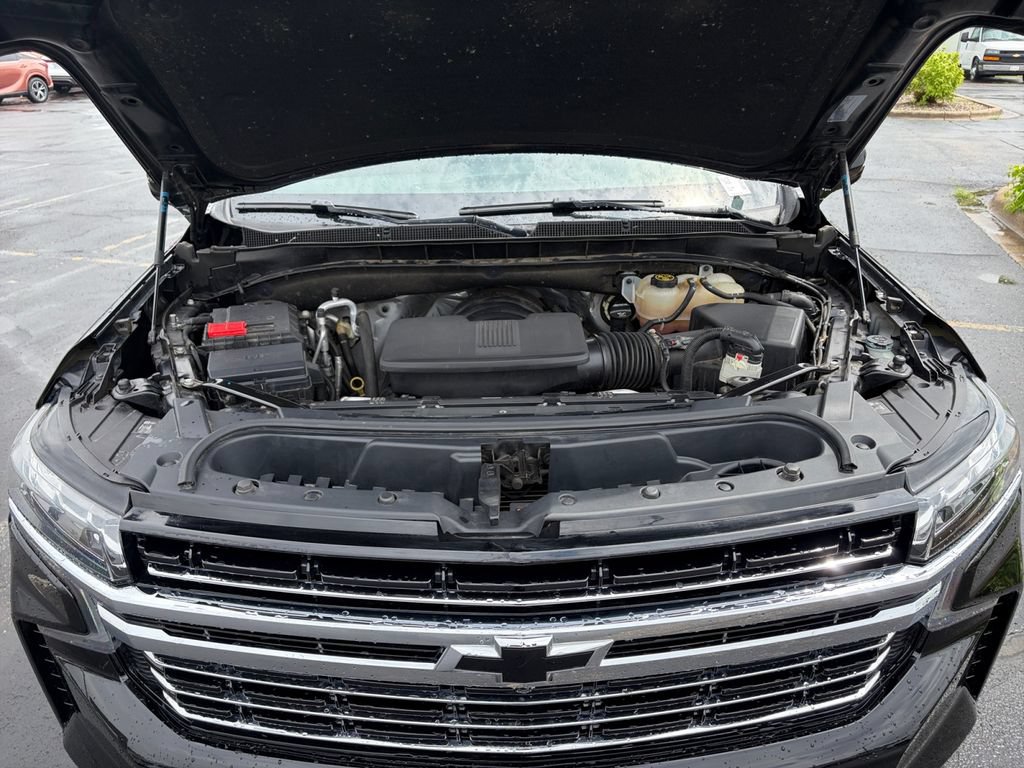 Used 2022 Chevrolet Tahoe LT w/ Luxury Package AWD/4WD image 13