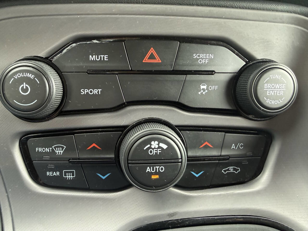 Used 2023 Dodge Challenger SXT w/ Blacktop Package image 19