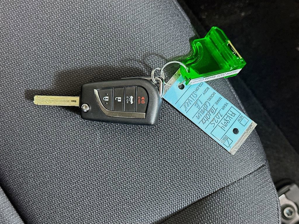 Used 2025 Toyota Corolla LE image 34