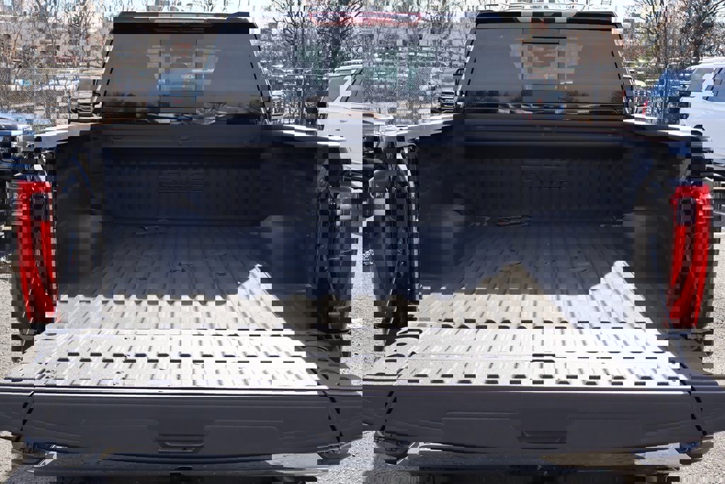 New 2025 GMC Sierra 2500 SLT w/ SLT Convenience Package image 8