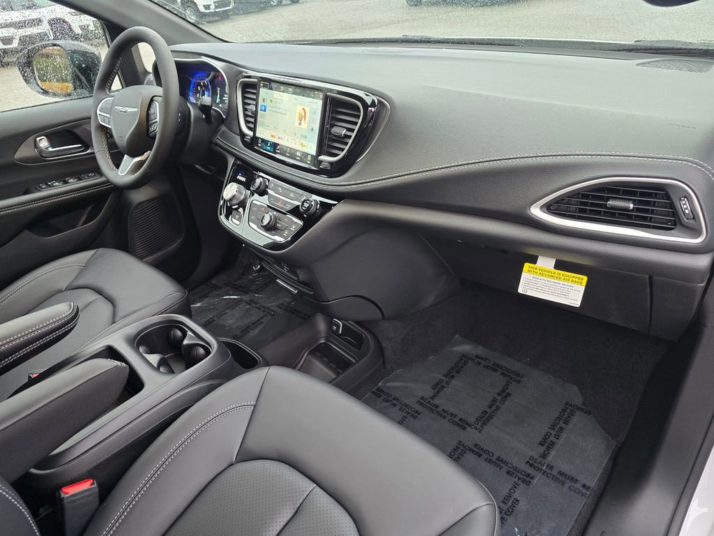 New 2026 Chrysler Pacifica Select image 26