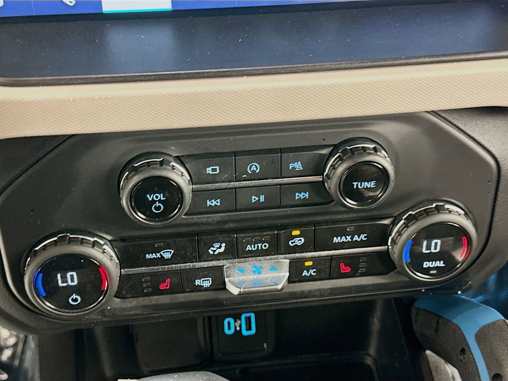 Used 2023 Ford Bronco Wildtrak image 16