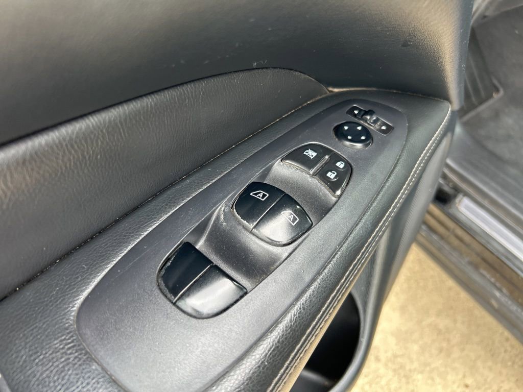 Used 2019 Nissan Pathfinder SL w/ Cargo Package image 17