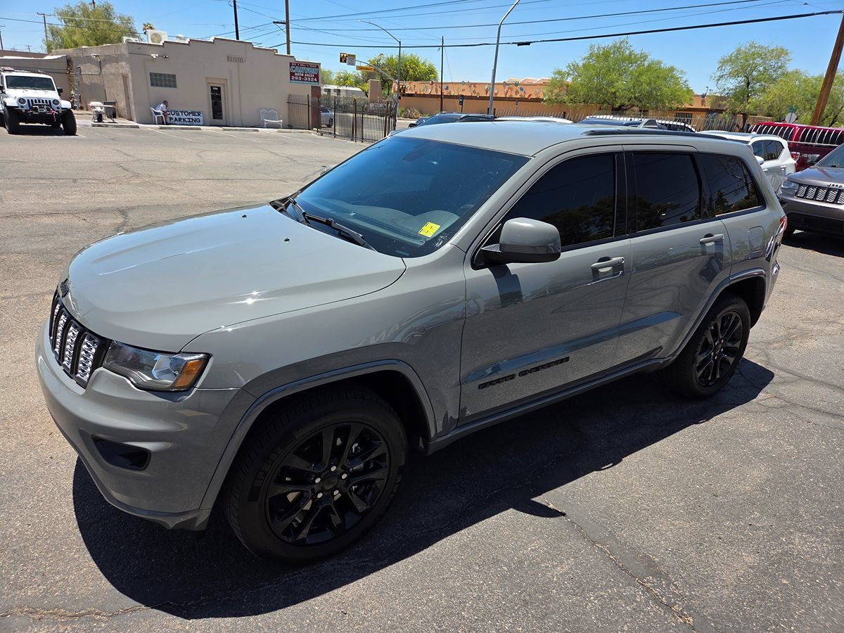 Used 2020 Jeep Grand Cherokee Altitude RWD image 22