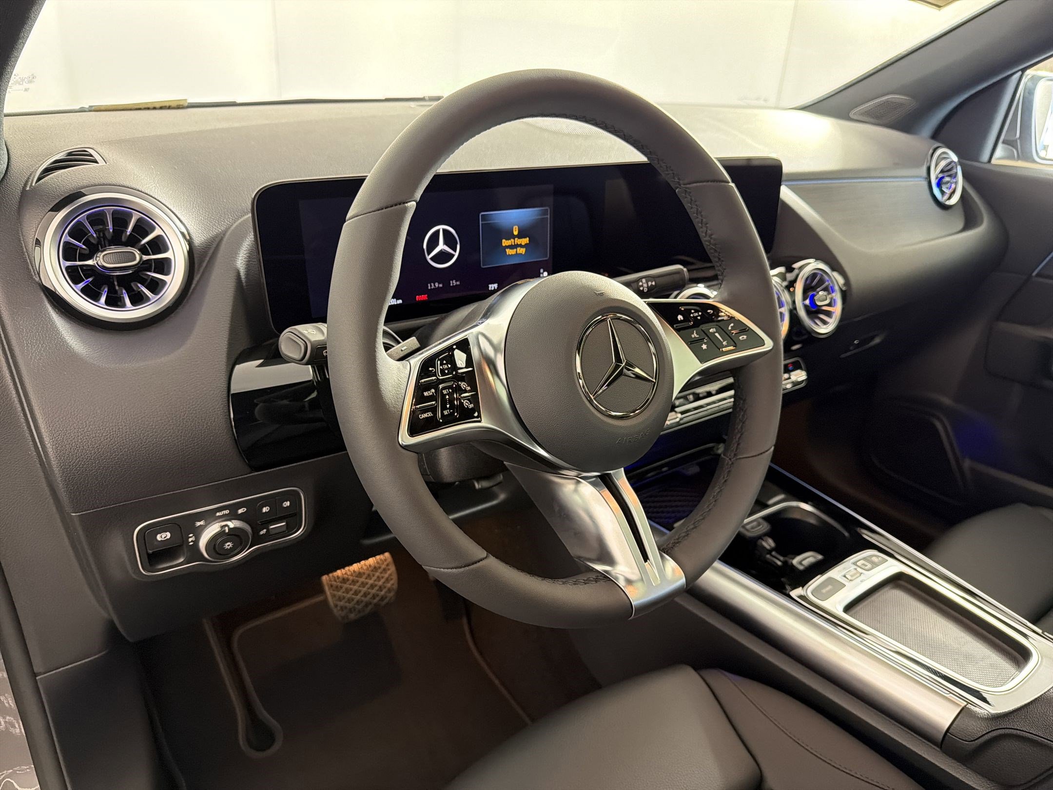 Used 2026 Mercedes-Benz GLA 250 4MATIC image 4