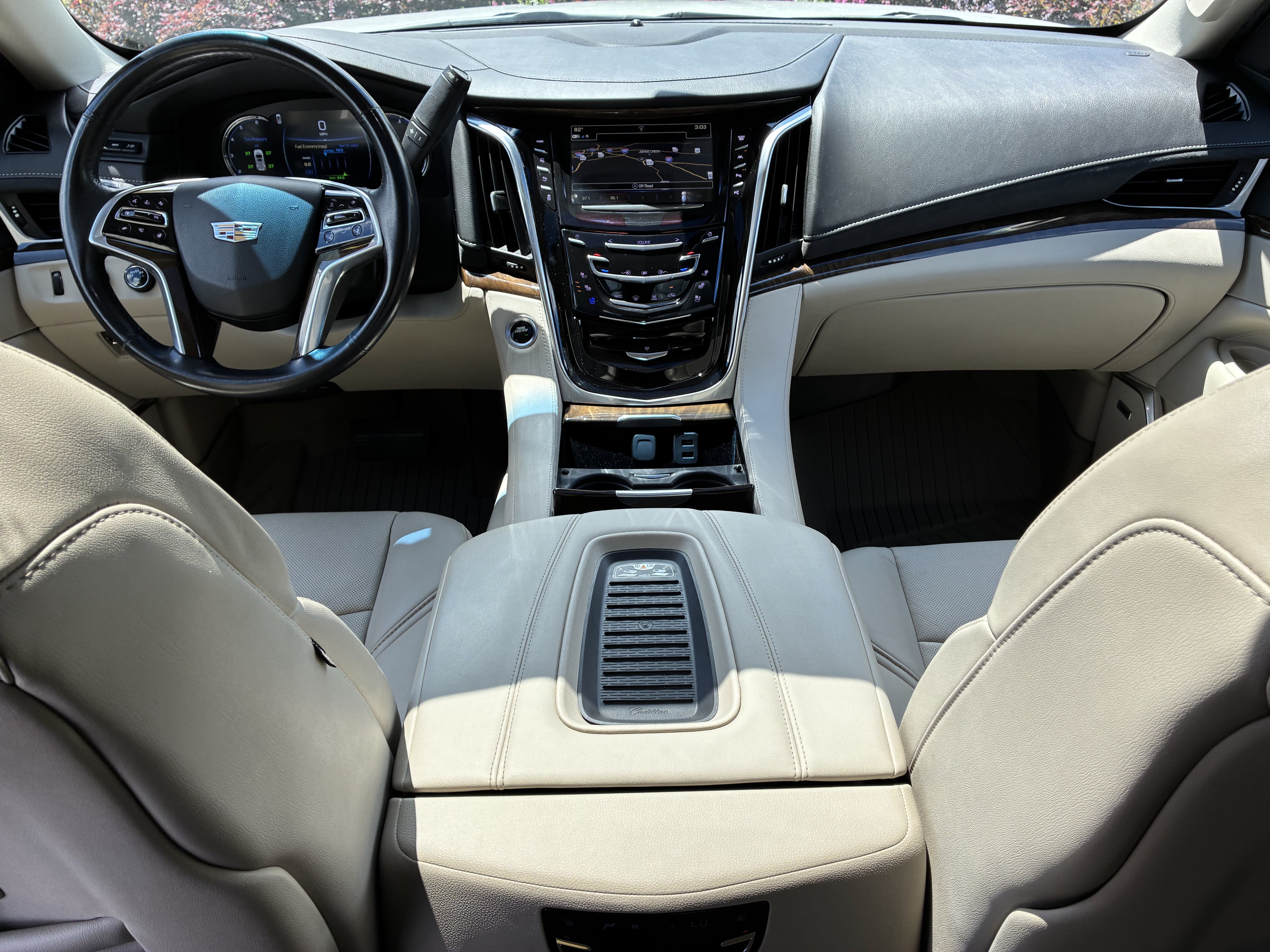 Used 2019 Cadillac Escalade ESV Premium Luxury AWD/4WD image 21