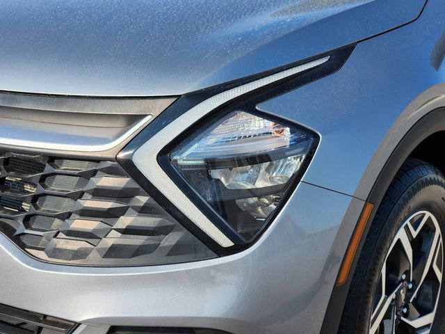 Used 2023 Kia Sportage LX image 10