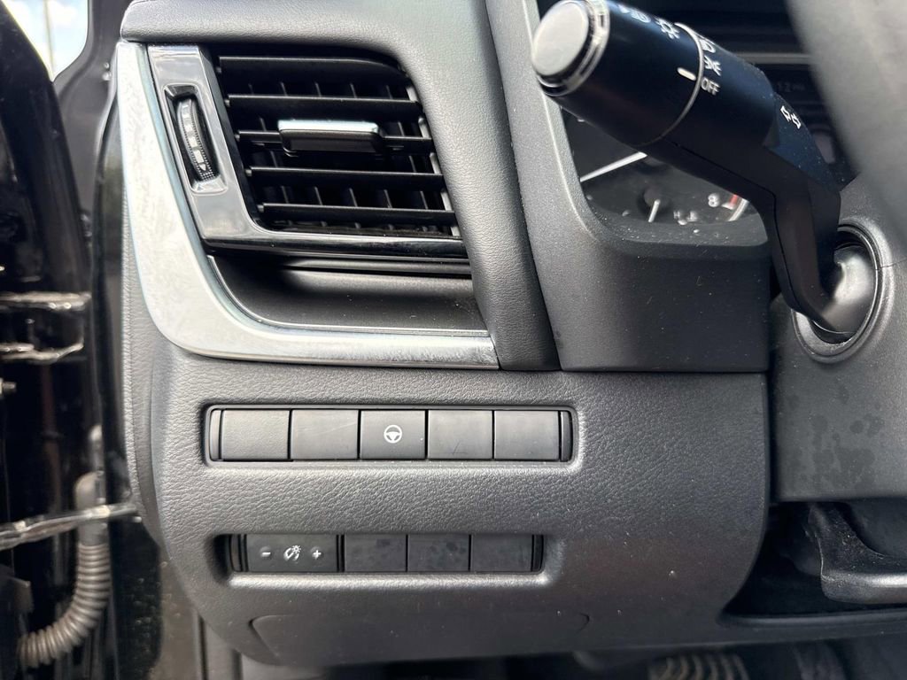 Certified 2021 Nissan Rogue SV image 32