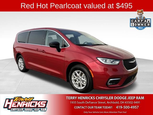 Used 2024 Chrysler Pacifica Touring-L