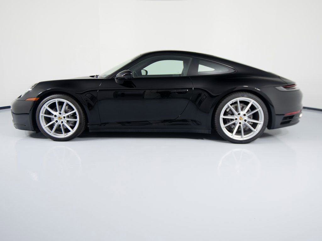 Certified 2024 Porsche 911 Carrera 4 image 2