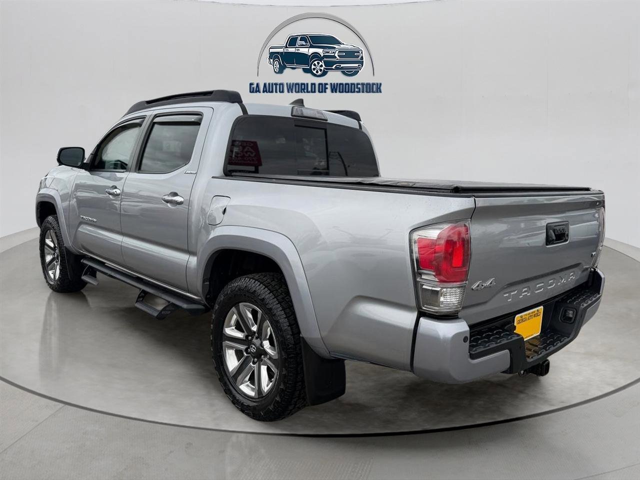 Used 2017 Toyota Tacoma Limited w/ Tow Package image 8