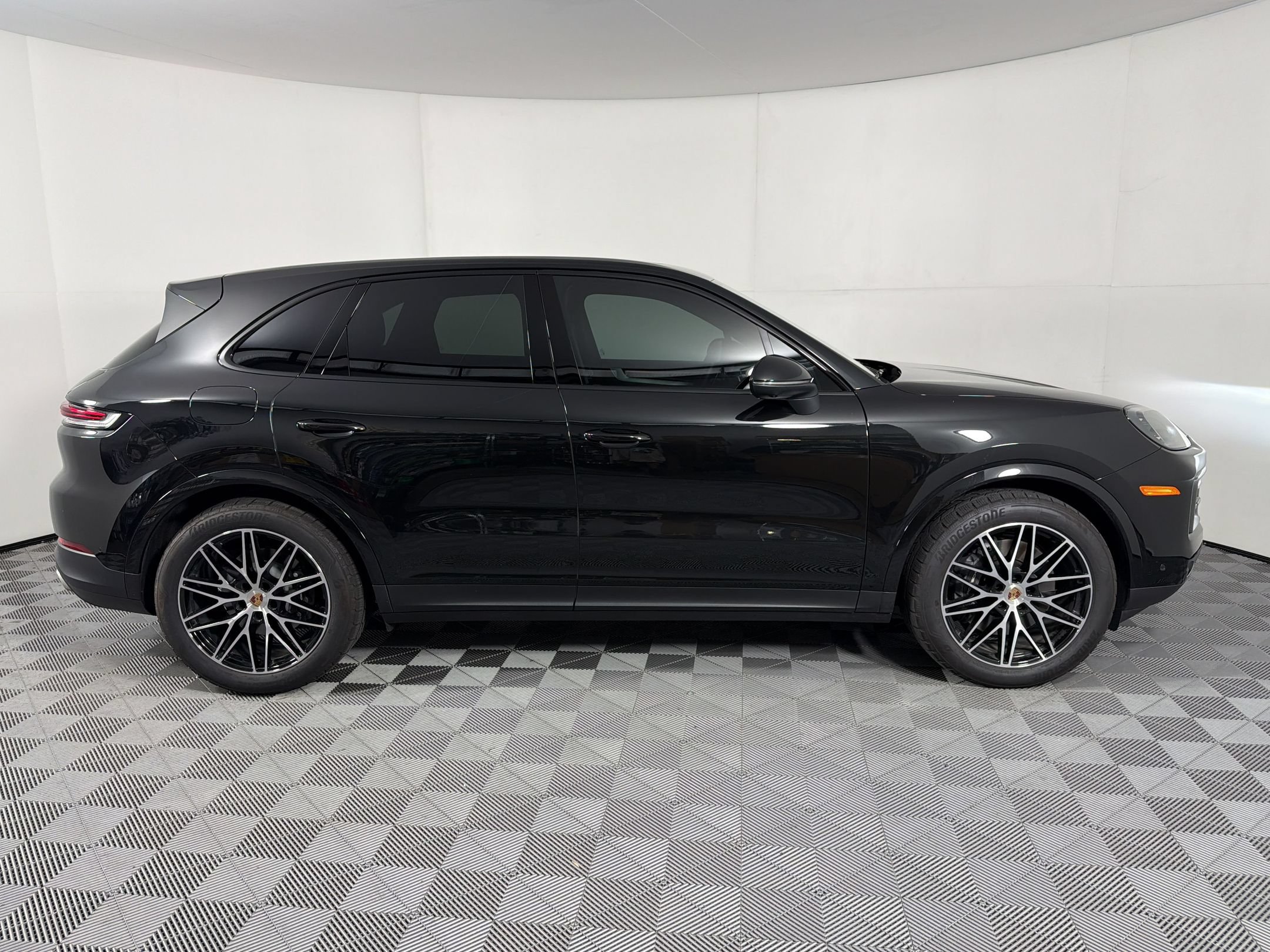 Certified 2026 Porsche Cayenne AWD/4WD image 8