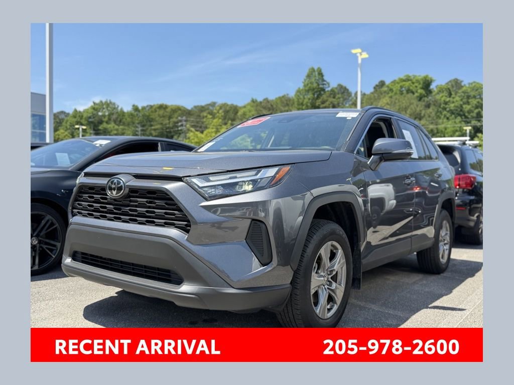 Used 2025 Toyota RAV4 XLE w/ Convenience Package FWD image 1