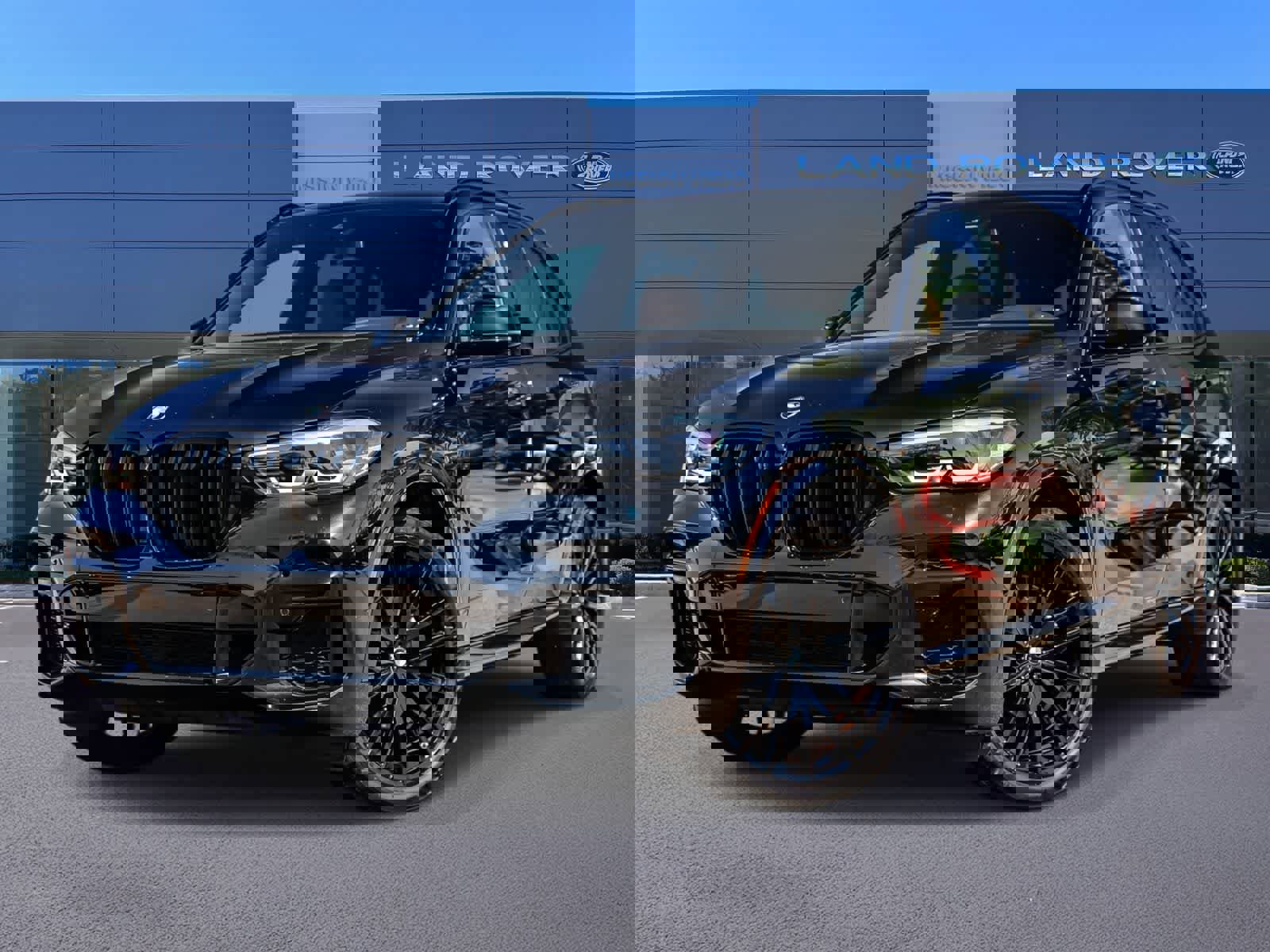 Used 2023 BMW X5 xDrive40i w/ M Sport Package image 1