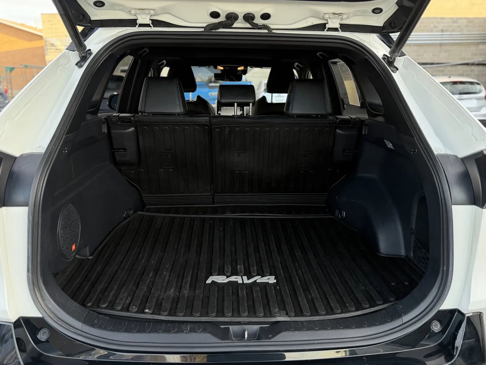 Used 2020 Toyota RAV4 XSE AWD/4WD image 18