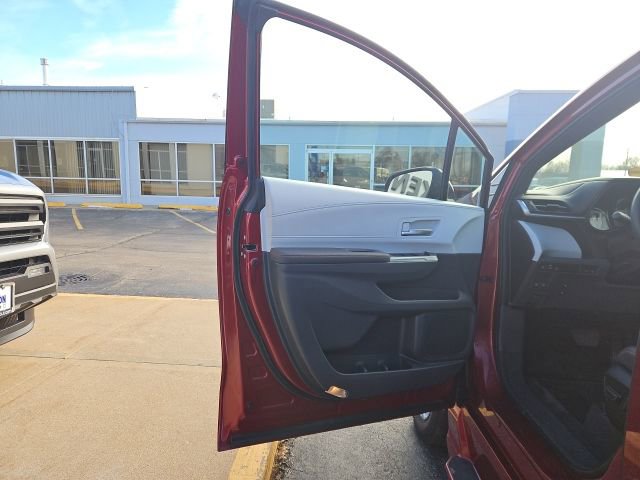 Used 2023 Toyota Sienna XSE w/ XSE Plus Package image 29