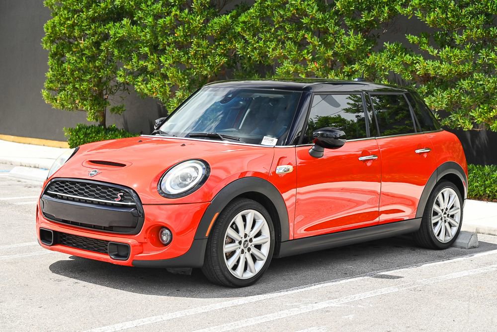 Used 2020 MINI Cooper S image 1