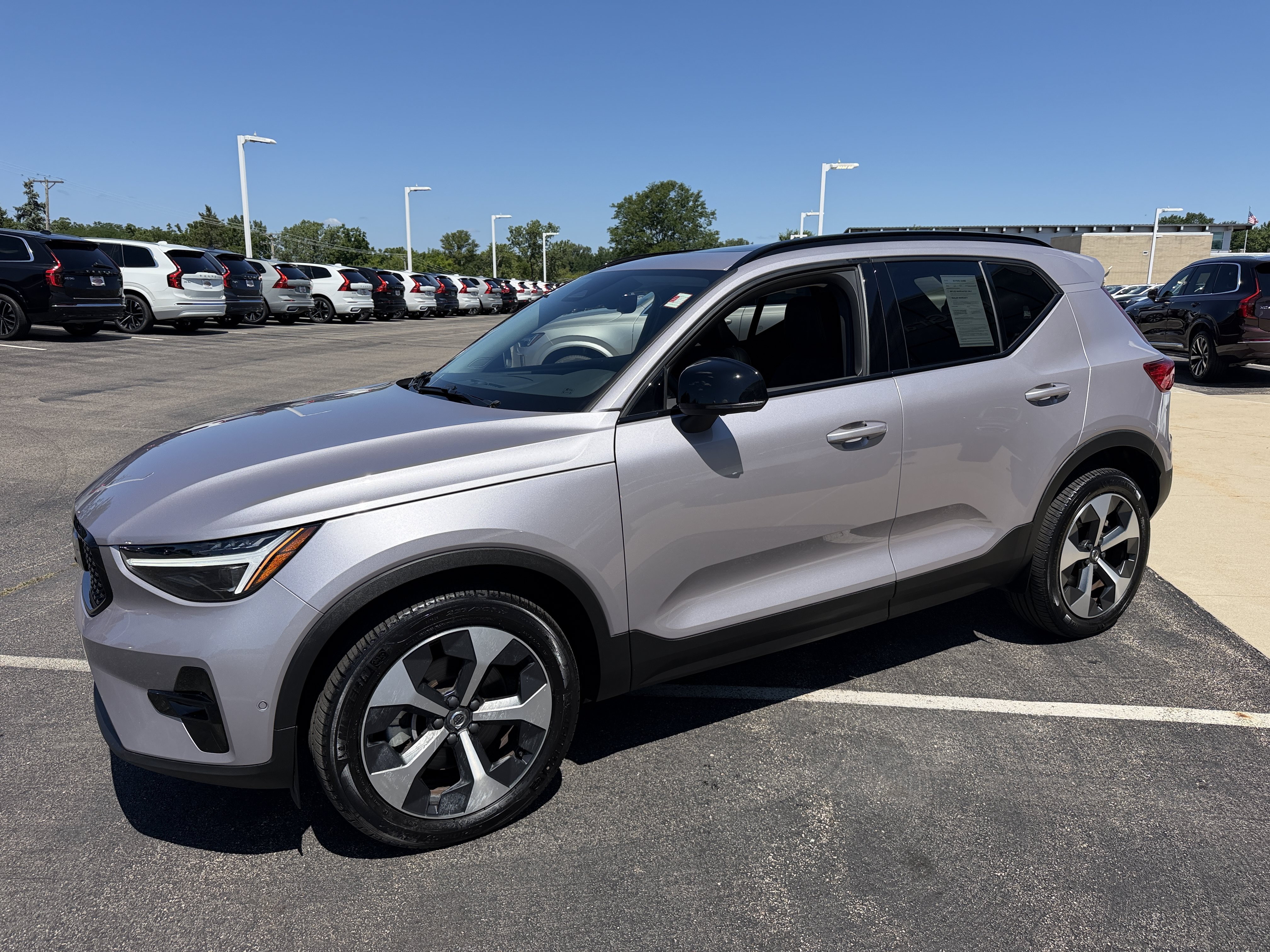 Used 2026 Volvo XC40 B5 Plus AWD/4WD image 6