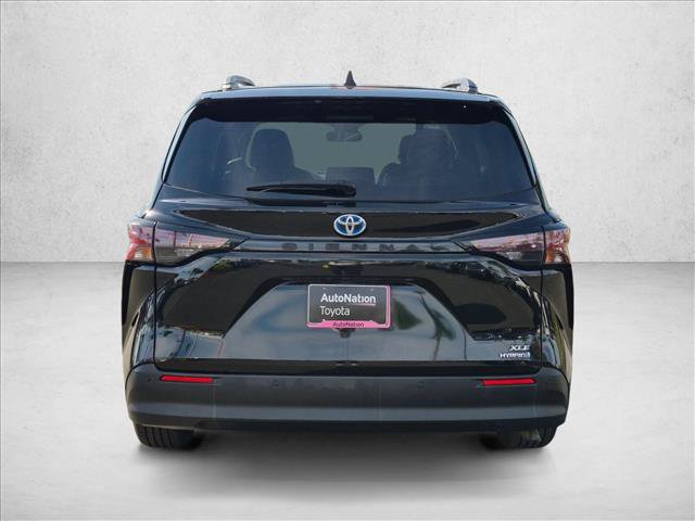 Certified 2023 Toyota Sienna XLE w/ XLE Plus Package FWD image 7